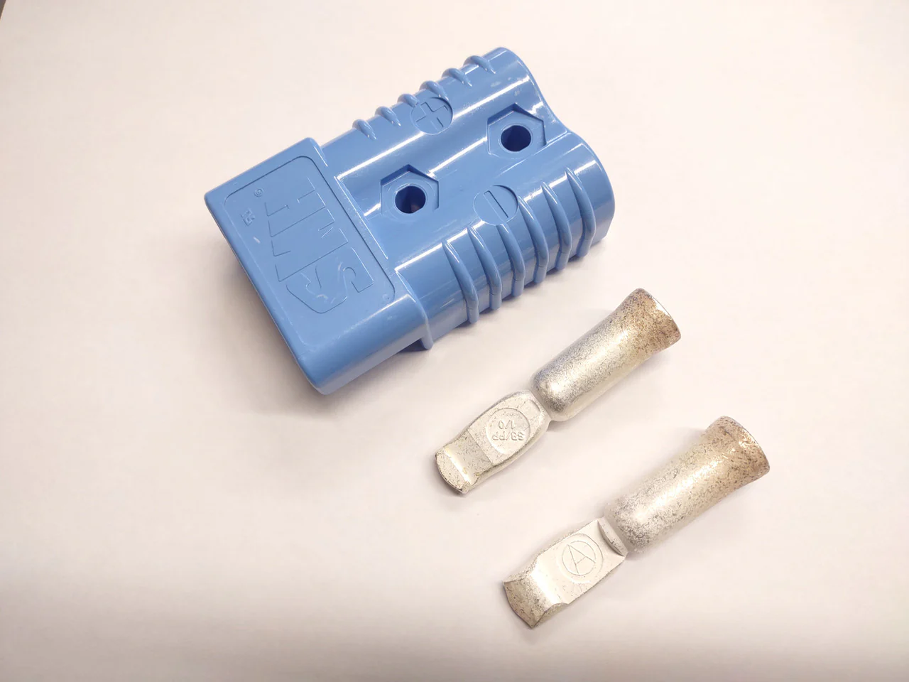 Blue Charge Plug for 4ga Wire
