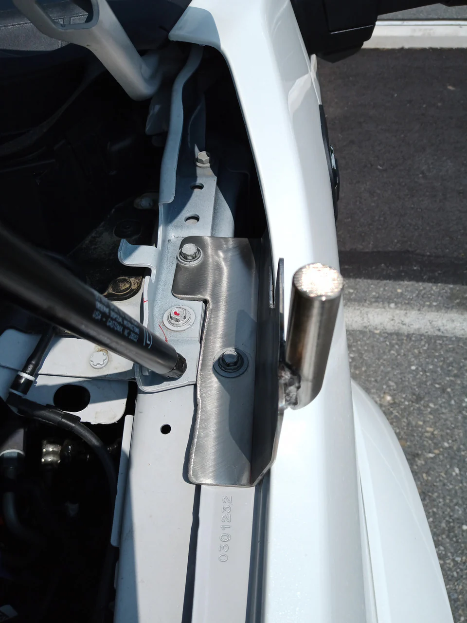 23-FDHM-'23 FORD SUPER DUTY HOOD MOUNT-DRIVER SIDE - Image 3