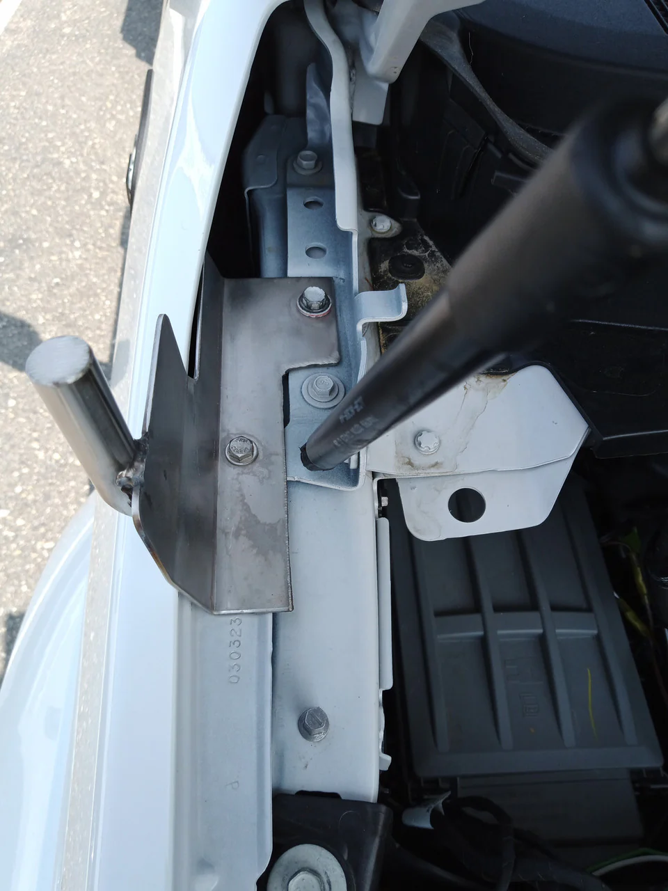 23-FPHM-'23 FORD SUPER DUTY HOOD MOUNT-PASSENGER SIDE - Image 3