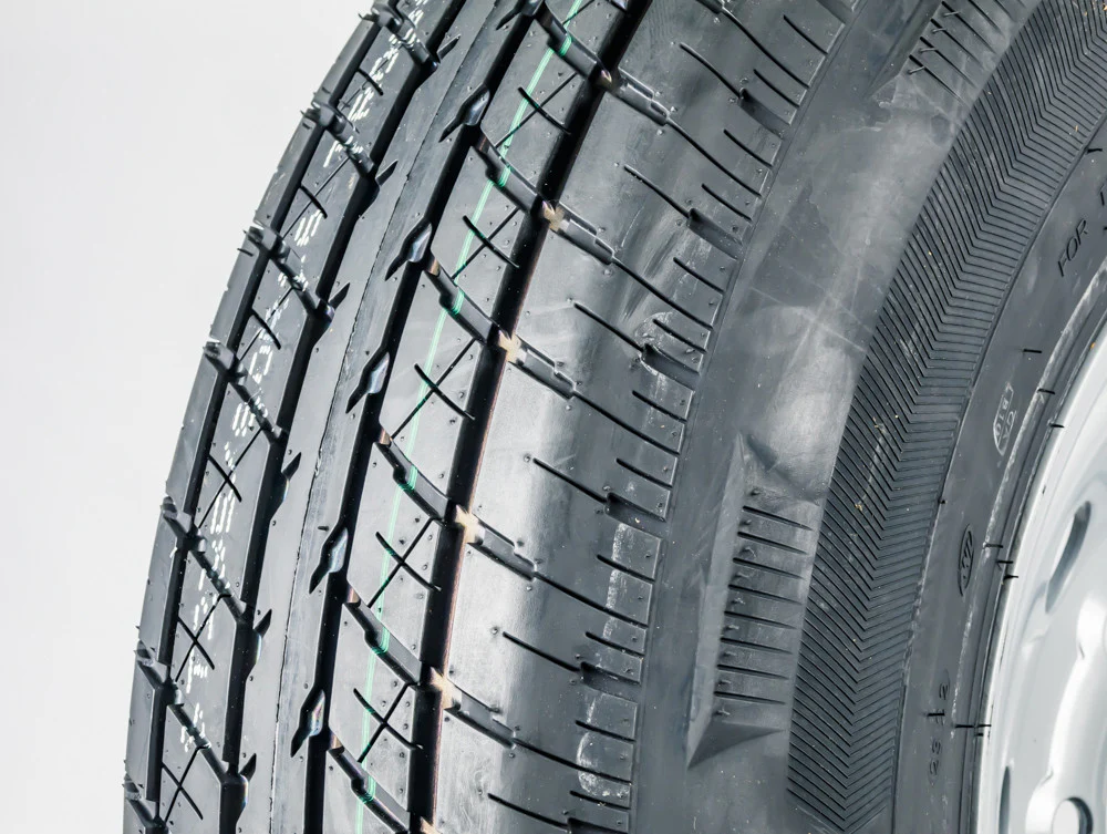 ST235/80R16 Load Range E Silver Mod Wheel - Image 3